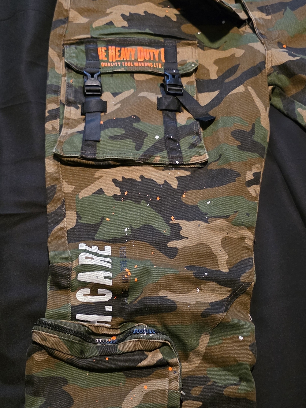 Smoke Rise Men's Camo Cargo Pants. NWTS Size 42x32. Slim Tapered Fit.